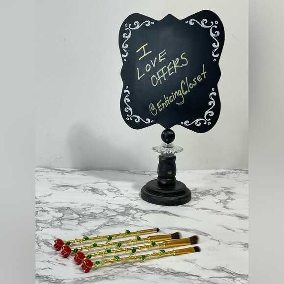 New- Rose Shape Makeup Brush Set - 4pcs Premium Cosmetic Brushes - Picture 2 of 8